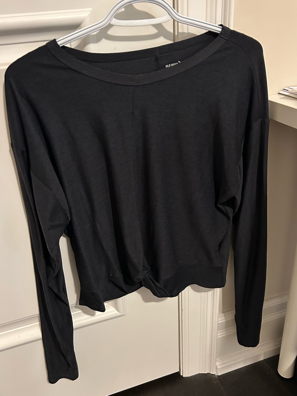 Old Navy Active Knotted Front Long-Sleeve Women's Top